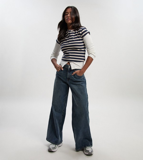 بنطال جينز واسع بخصر متوسط للمقاسات الصغيرة