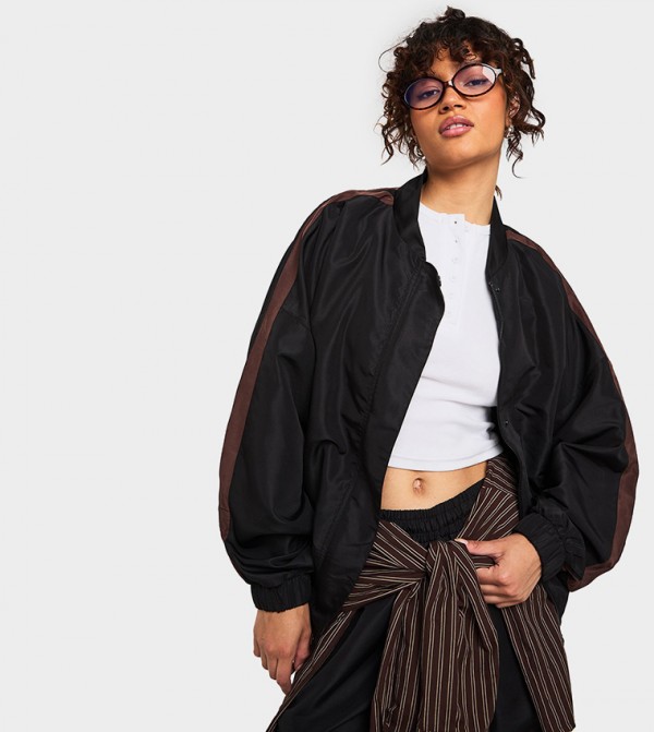 جاكيت مخطط بأزرار 