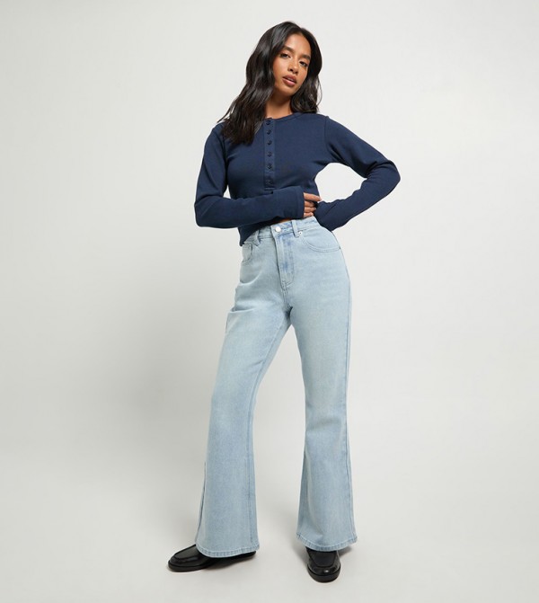 بنطال جينز واسع بخصر عالي للمقاسات الصغيرة 