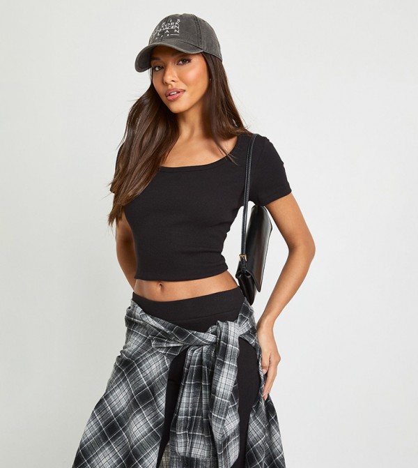 Ribbed Scoop Neck Fitted Short Sleeves Top