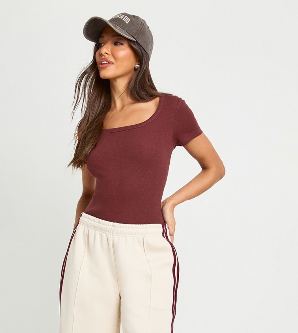Ribbed Scoop Neck Fitted Short Sleeves Top