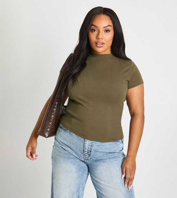 توب ضيق مرن كم قصير للمقاسات الكبيرة 