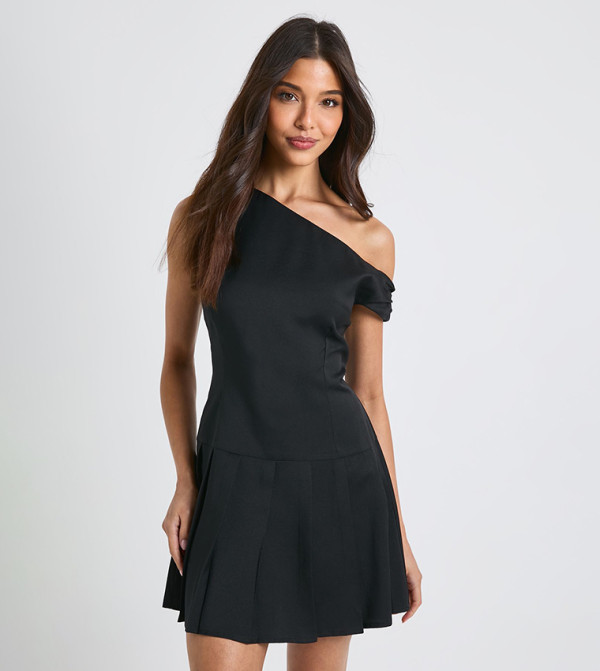 Asymmetric Neck Drop Hem Pleated Skater Dress