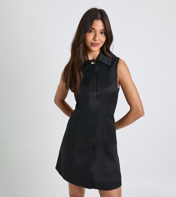 Metal Accent Collared Sleeveless Shift Dress