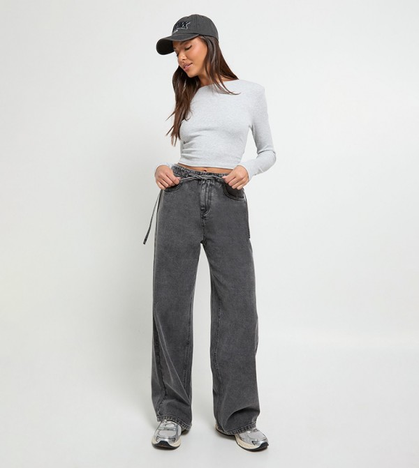 جينز واسع مغسول برباط 