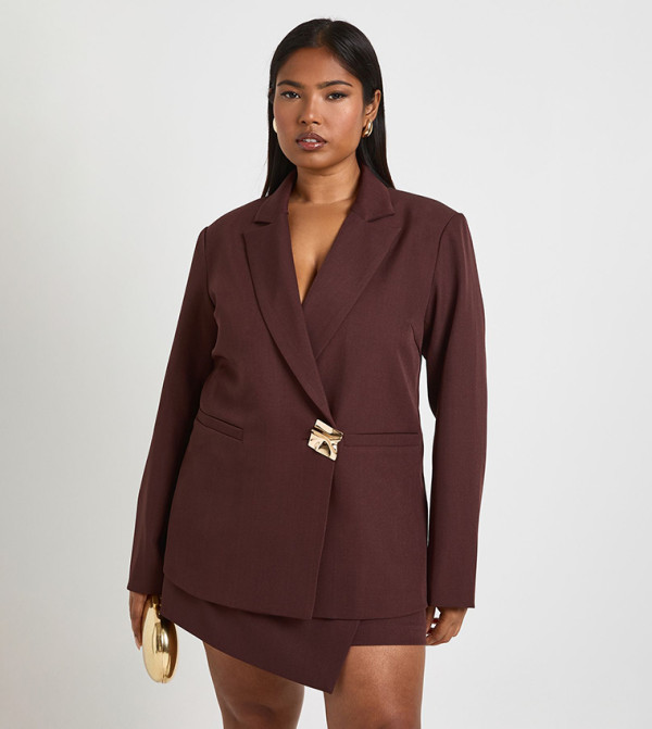 بليزر بحواف ذهبية للمقاسات الكبيرة 