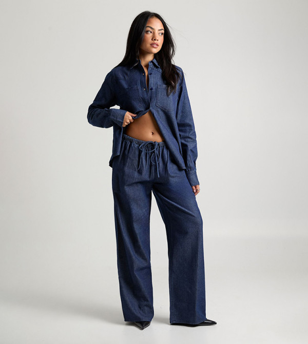 بنطال واسع برباط على الخصر