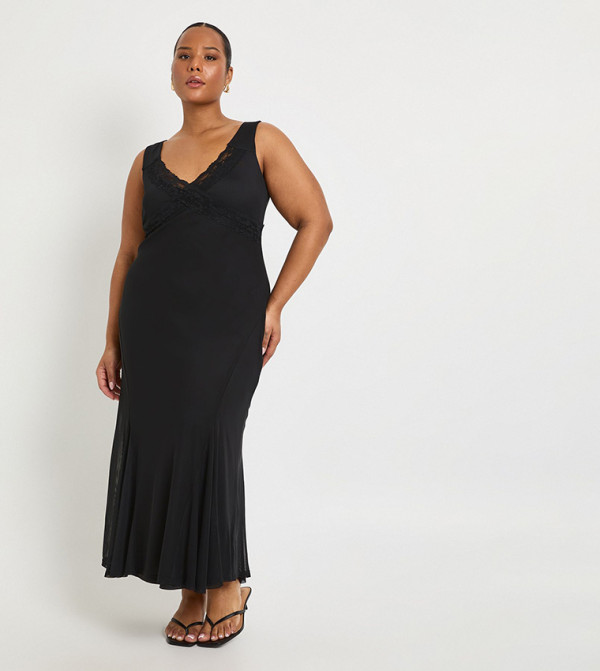 فستان ماكسي بفتحة للمقاسات الكبيرة 