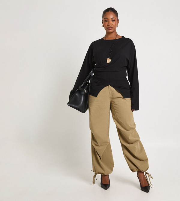 توب لف مزموم كم طويل للمقاسات الكبيرة