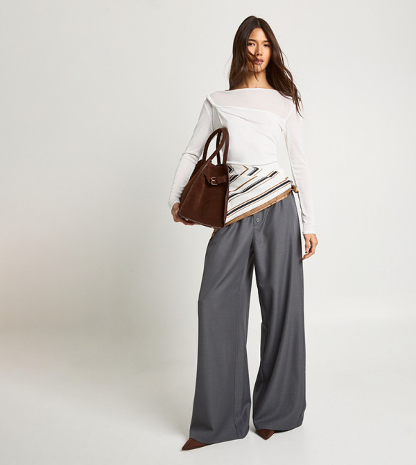 بنطلون واسع بأزرار