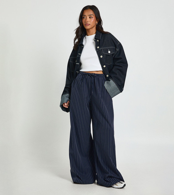 بنطلون واسع مخطط للمقاسات الصغيرة 