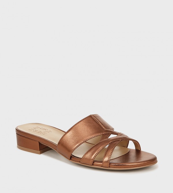 Low heel naturalizer sandals sales