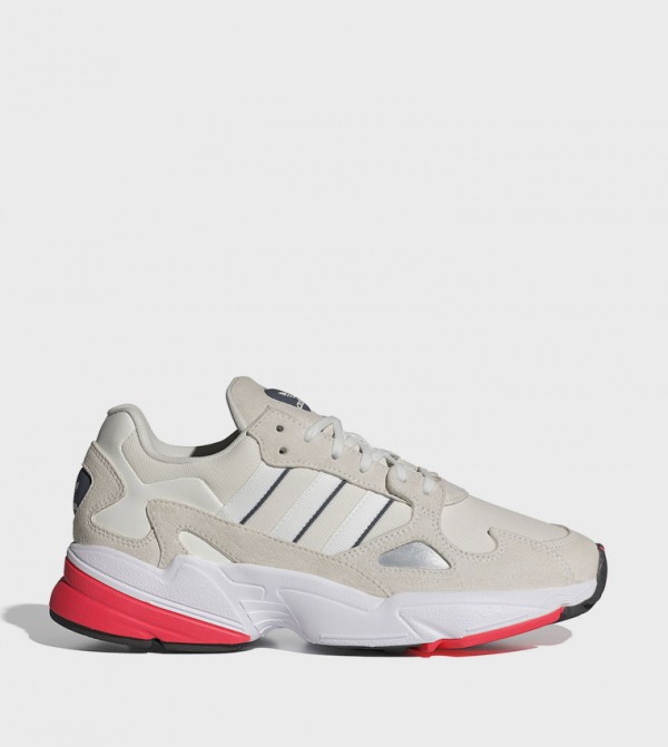 سنيكرز فالكون برباط 