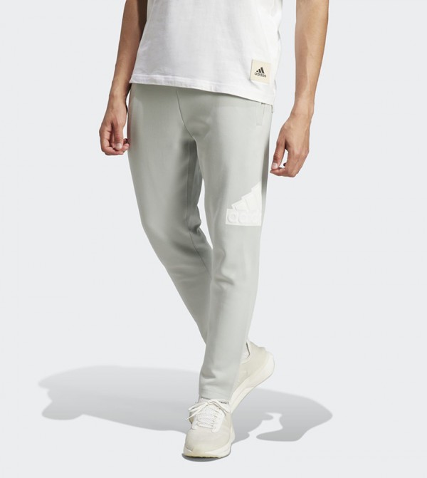 بنطال رياضي بشعار الماركة