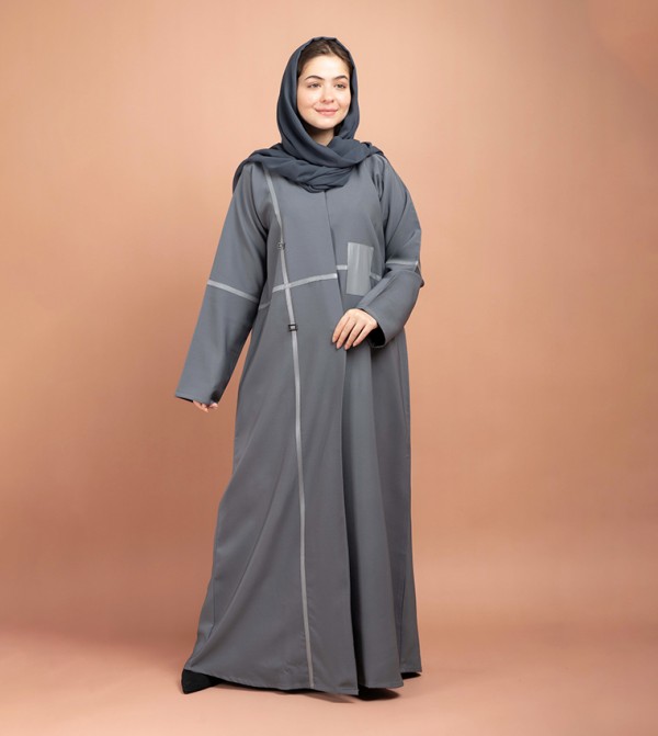 عباية إماراتية عصرية بطبعة 