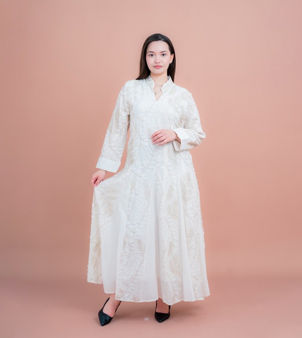 Soft Petals Embroidered Long Sleeves Jalabiya