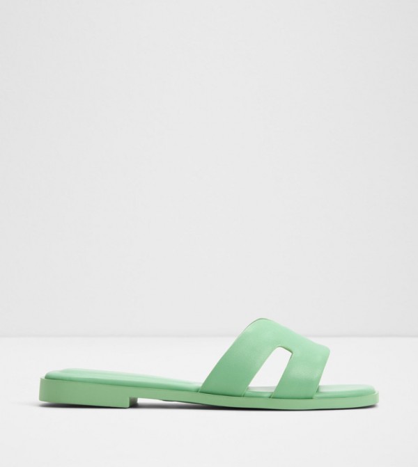ITSANDAL Textured Flat Sandals