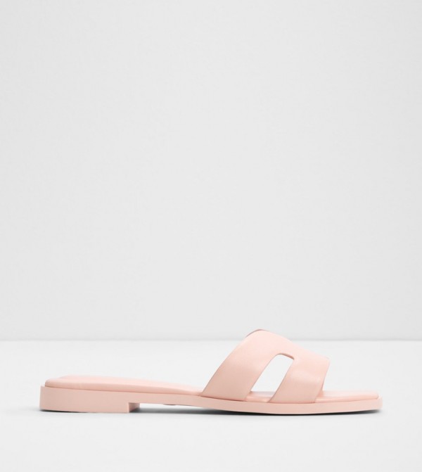 ITSANDAL Textured Flat Sandals