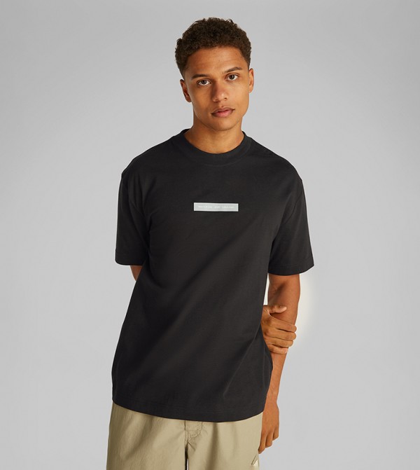 Logo Detail Crew Neck T-Shirt