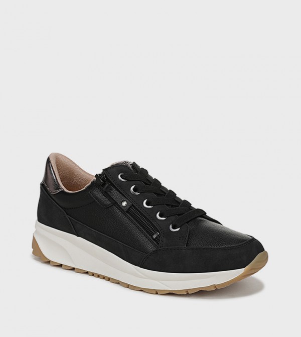 JACE Round Toe Lace-Up Sneakers