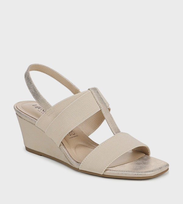 صندل ويدج بمقدمة مفتوحة وحزام خلفي