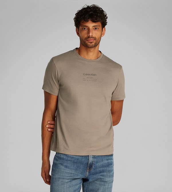 Logo Detail Short Sleeves T-Shirt
