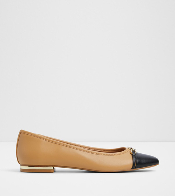 KRISHELLE Cap Toe Ballerinas