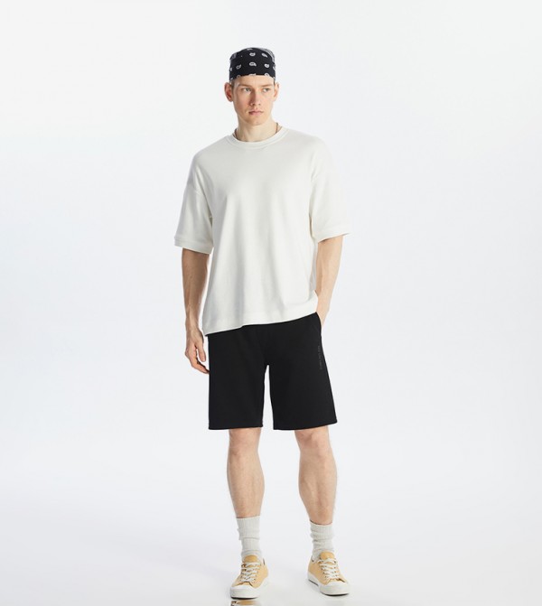 Mid Rise Slim Fit Casual Shorts