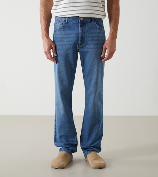 779 Mid Rise Straight Fit Jeans
