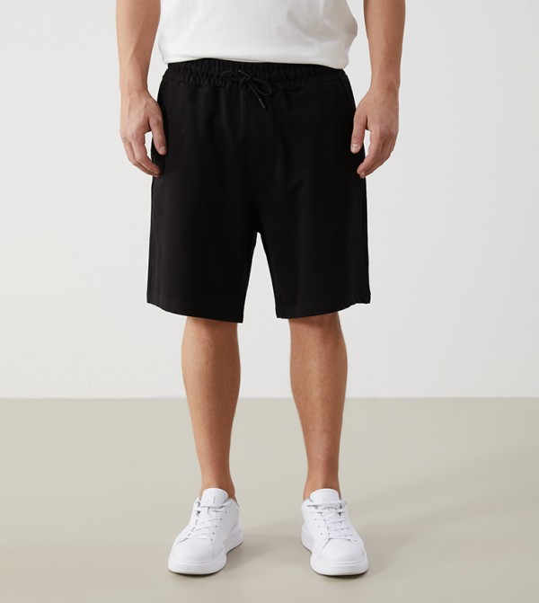 Mid Rise Standard Fit Shorts