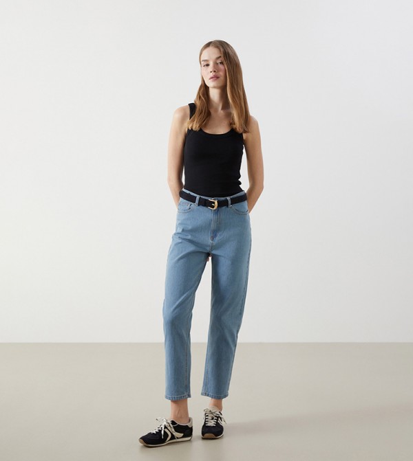 Washed Mom Fit Jeans
