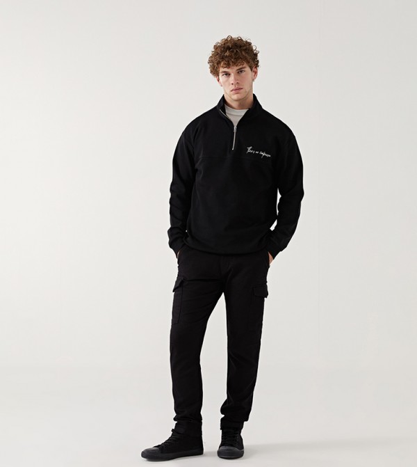Solid Slim Fit Cargo Trousers