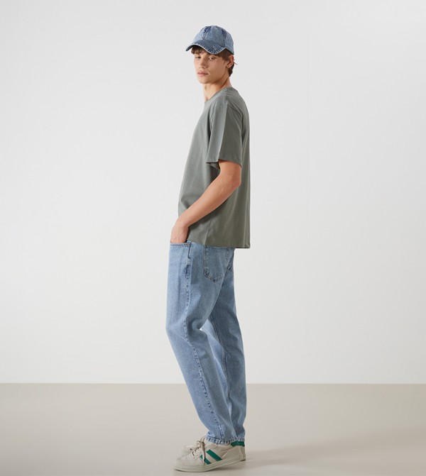 750 Faded Slim Fit Jeans
