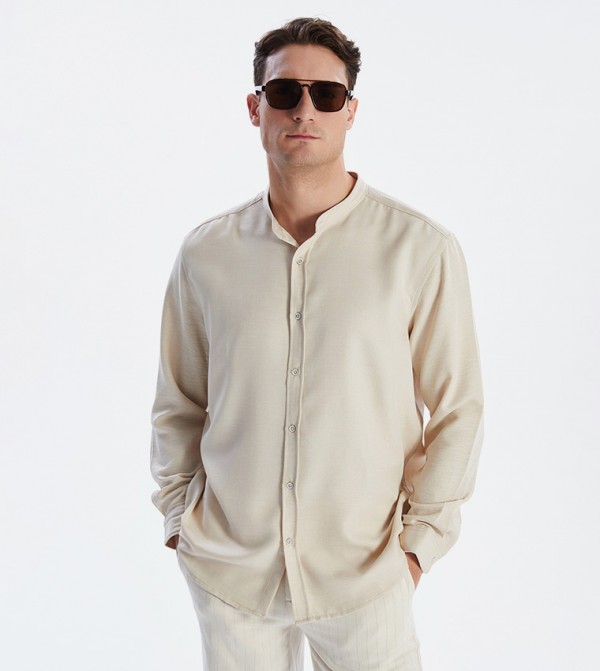 Solid Regular Fit Long Sleeves Shirt