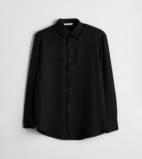 Solid Regular Fit Long Sleeves Shirt
