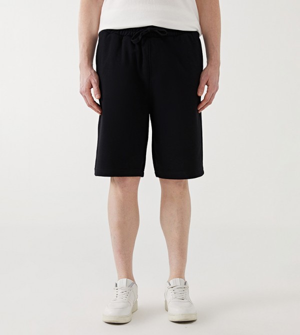 Mid Rise Comfortable Fit Casual Shorts