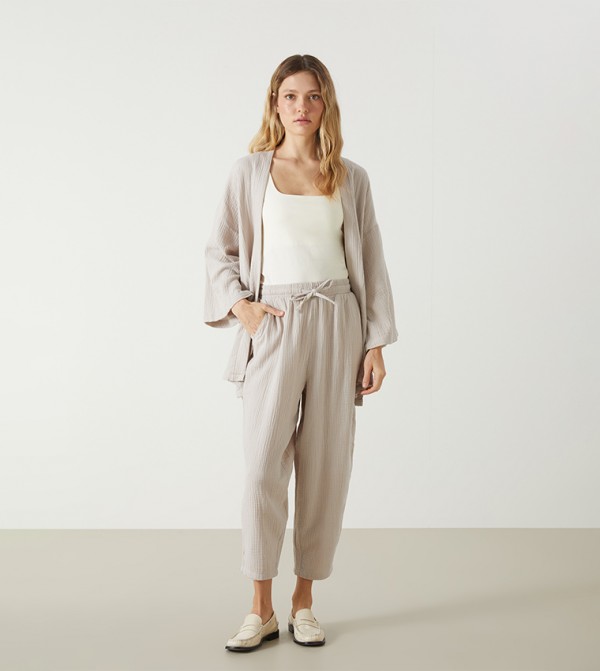 Textured Elastic Waist Cropped Pants