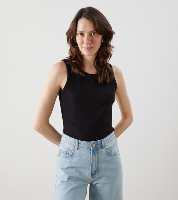 Ribbed Round Neck Tank Top