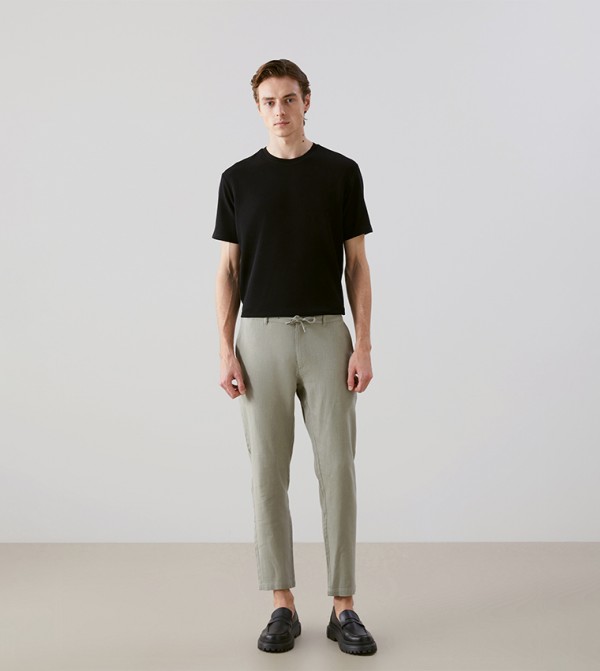 Solid Tapered Fit Trousers