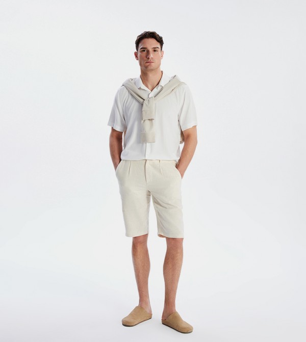 Button Closure Standard Fit Chino Shorts