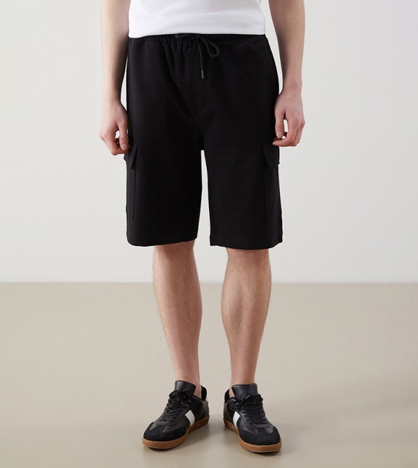 Mid Rise Slim Fit Cargo Shorts