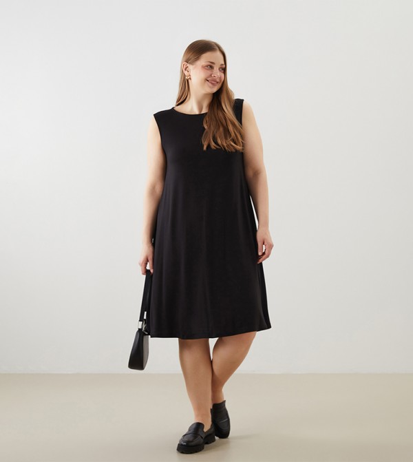 Solid Crew Neck Midi Dress