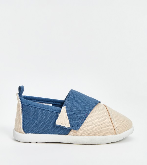Color Block Round Toe Slip-On Shoes