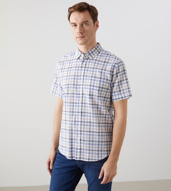 Plaid Button-Down Collar Shirt