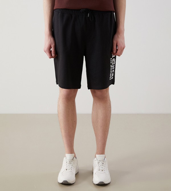 Drawstring Waist Standard Fit Shorts