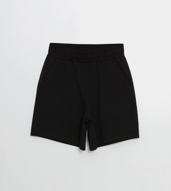Solid Elastic Waist Shorts