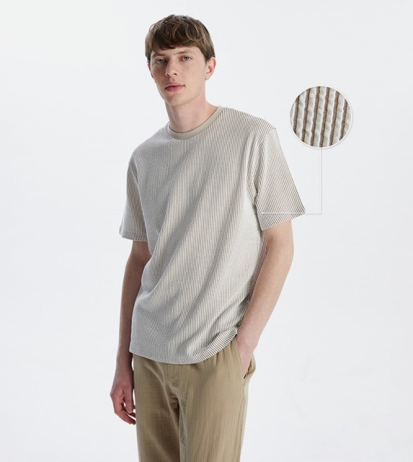 Textured Crew Neck Short Sleeves T-Shirt