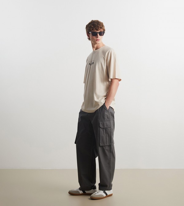 Mid-Rise Relaxed Fit Cargo Trousers