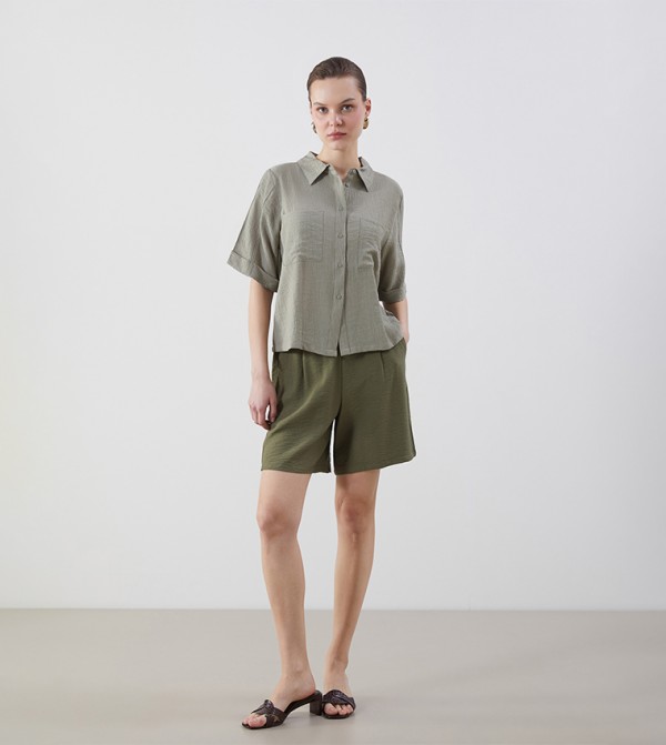 Solid Elastic Waist Woven Shorts
