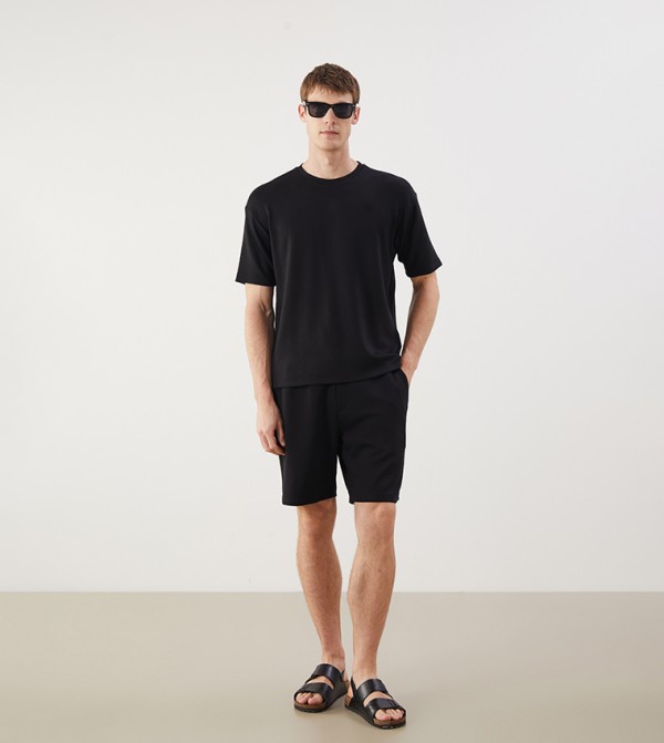 Mid Rise Standard Fit Casual Shorts